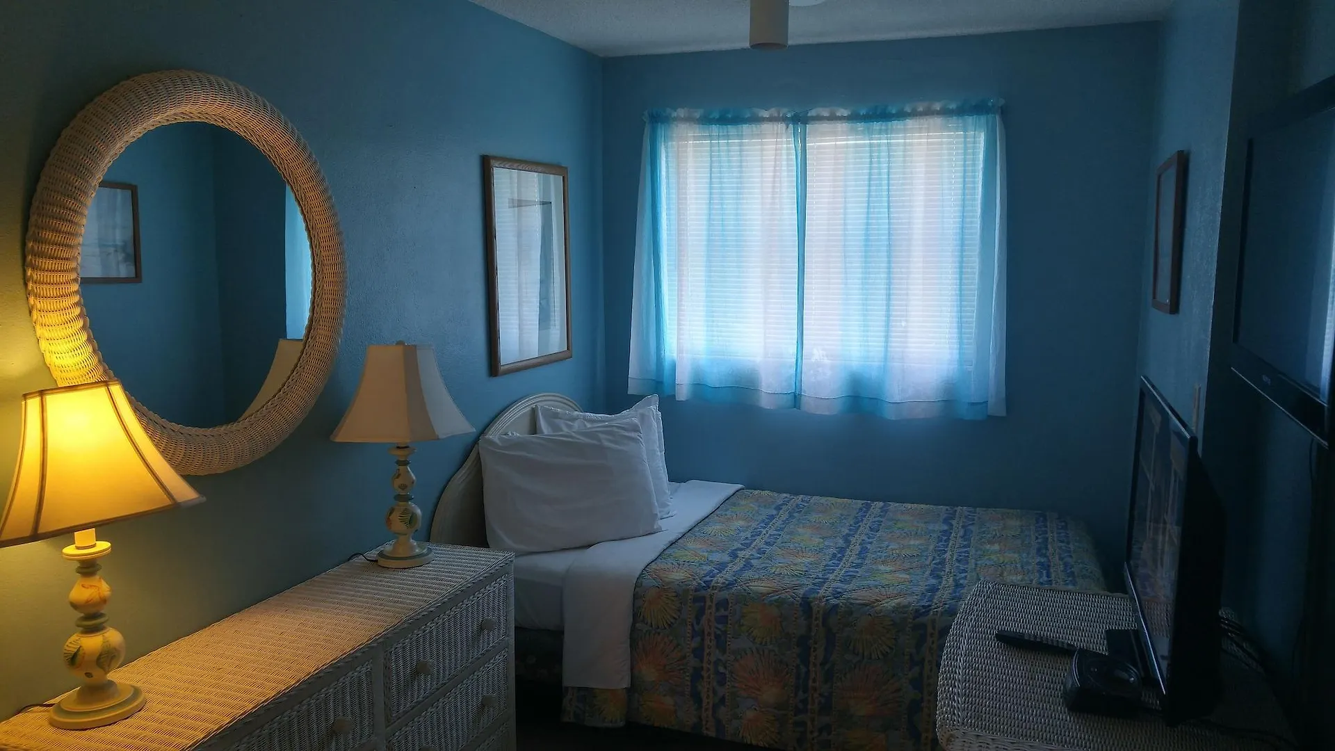 Daytona Inn Studios Daytona Beach Hotel